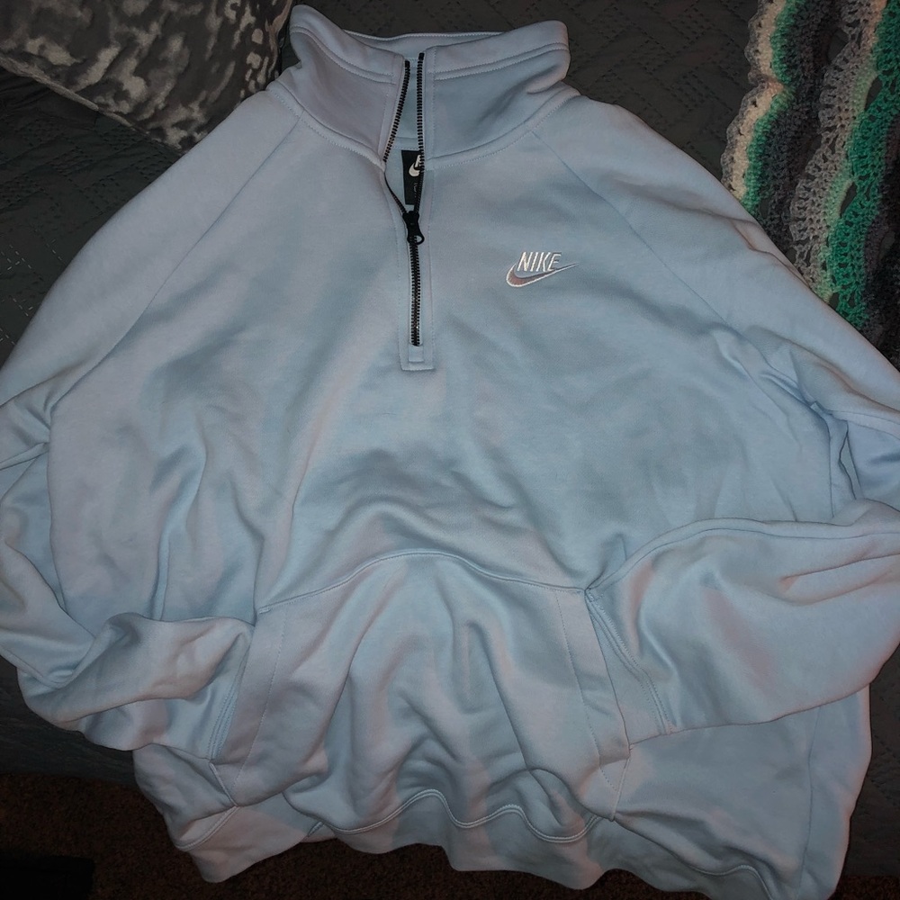 BNWOT Nike Half Zip - Picture 2 of 5